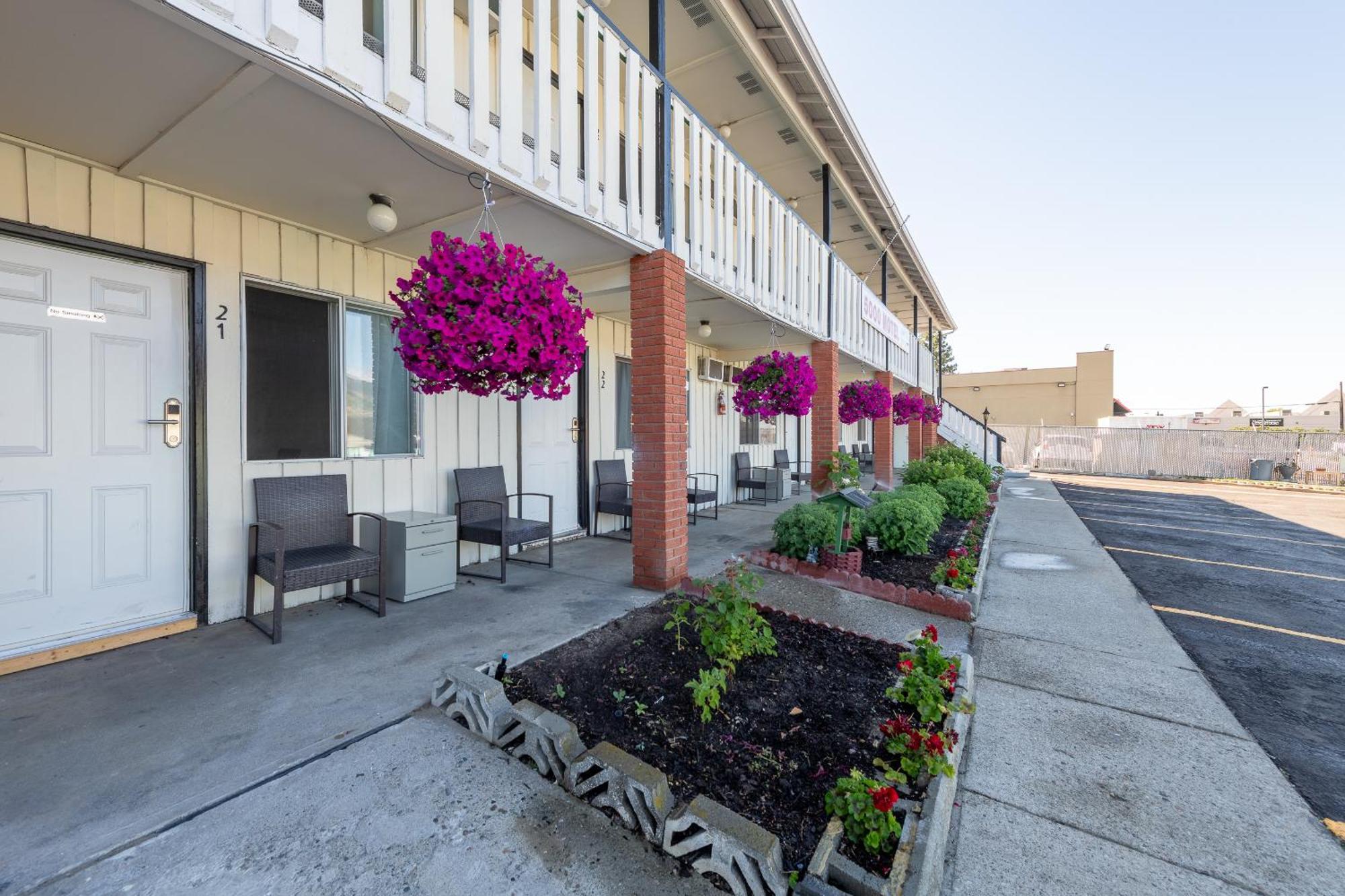 5000 Motel Penticton Esterno foto