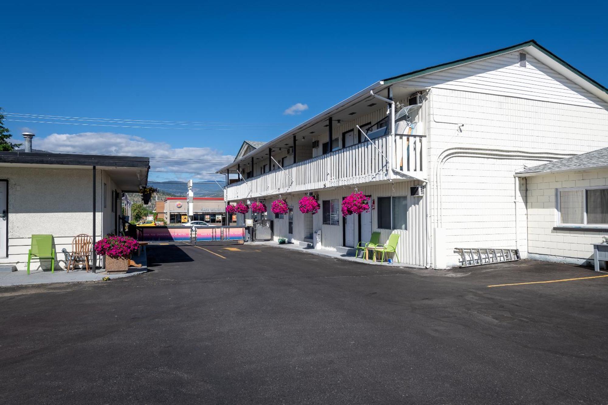 5000 Motel Penticton Esterno foto